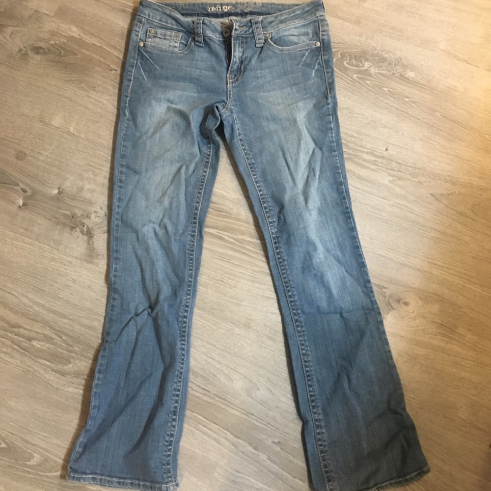 Refuge light wash bootcut size 7